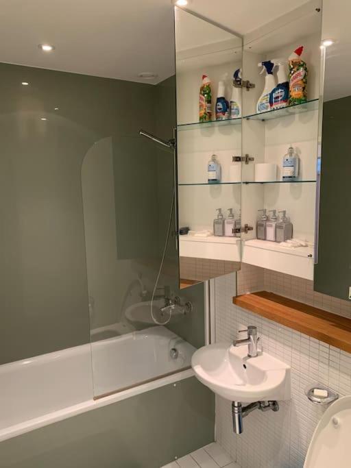 Stunning 2 Bed Flat! Centrally Located In London, Uk! Kültér fotó