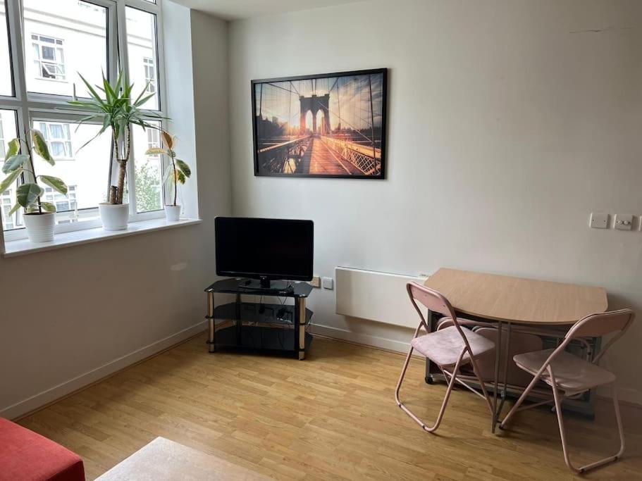 Stunning 2 Bed Flat! Centrally Located In London, Uk! Kültér fotó